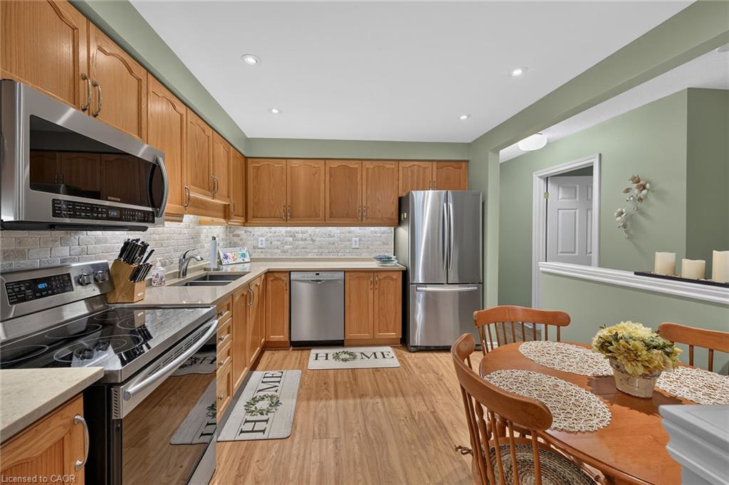 22-30 Braemar Avenue Property Photo 16