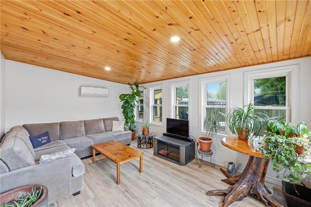 18 Foley Street Property Photo 24