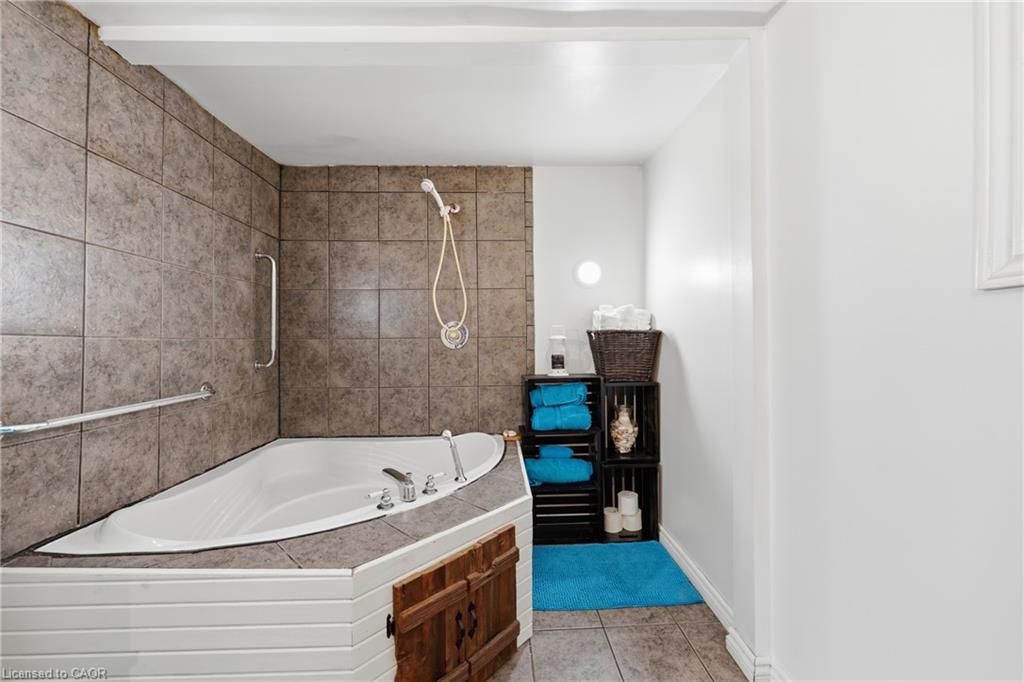 18 Foley Street Property Photo 40