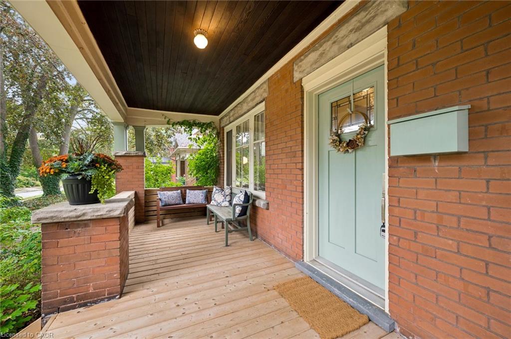 32 Mary Street Property Photo 3