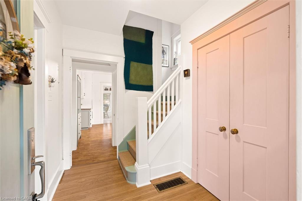 32 Mary Street Property Photo 5