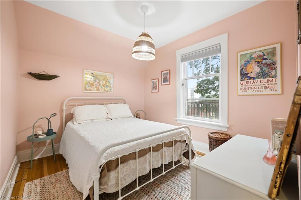 32 Mary Street Property Photo 25