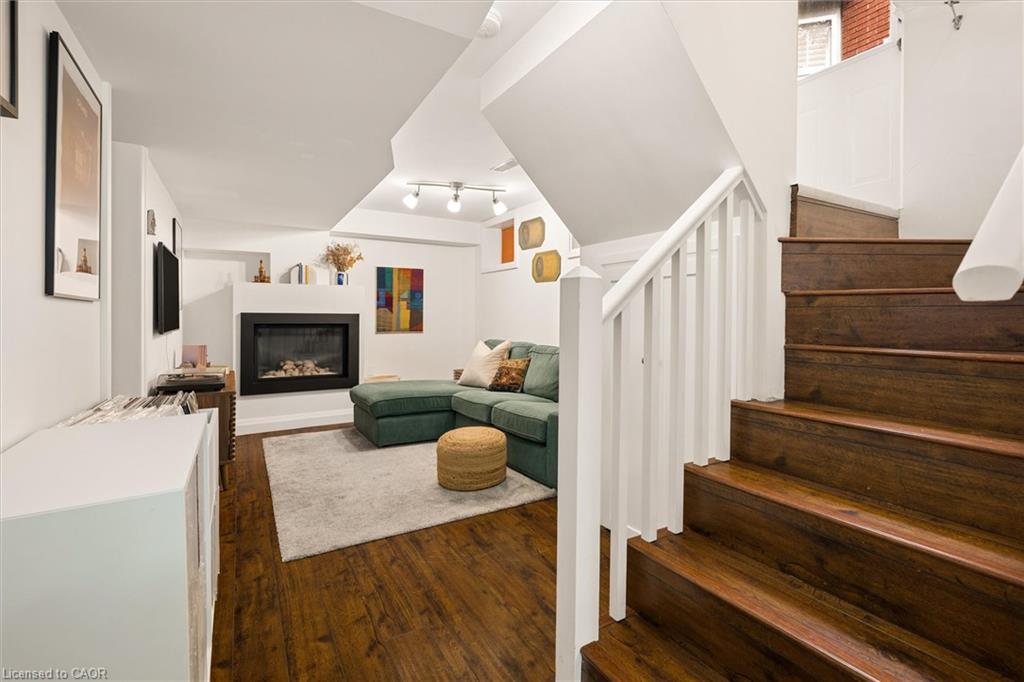 32 Mary Street Property Photo 31