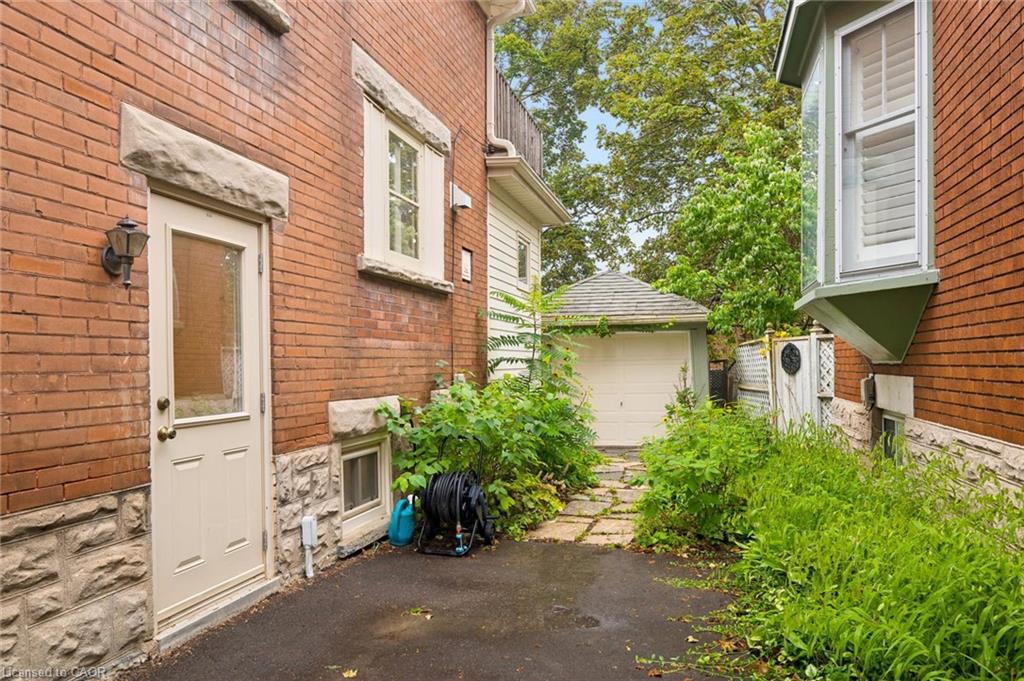 32 Mary Street Property Photo 40