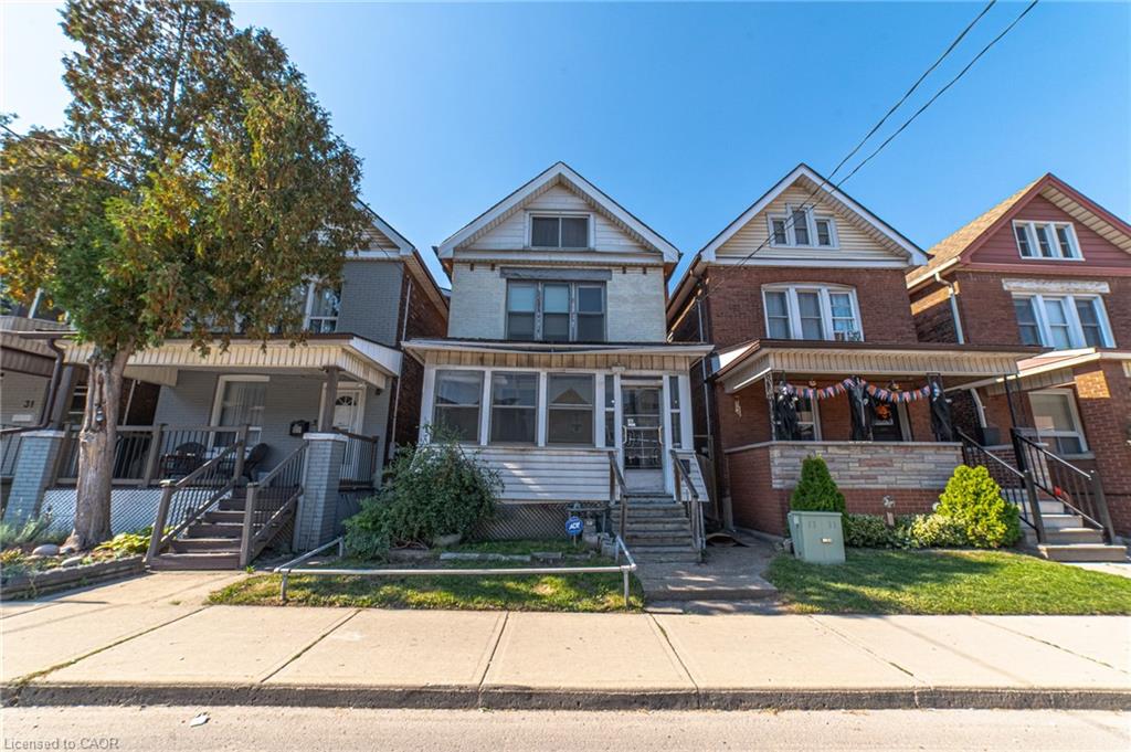 35 Sherman Avenue N Property Photo 1