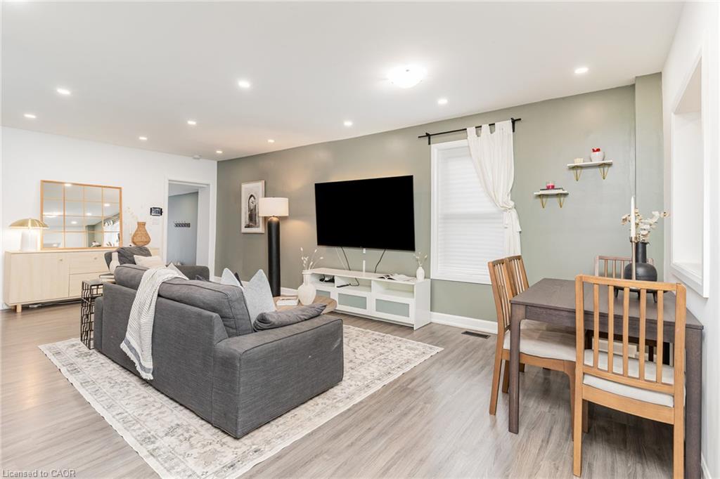 4 Robins Avenue Property Photo 2