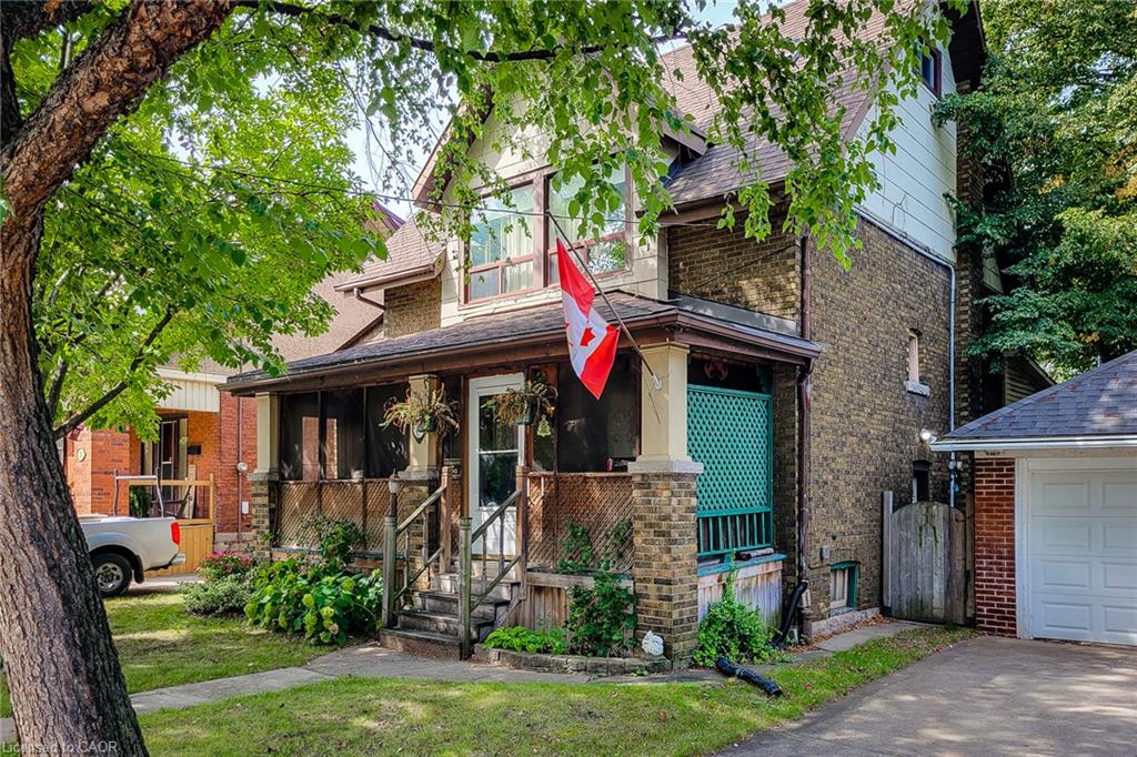 12 Leinster Avenue S Property Photo 1