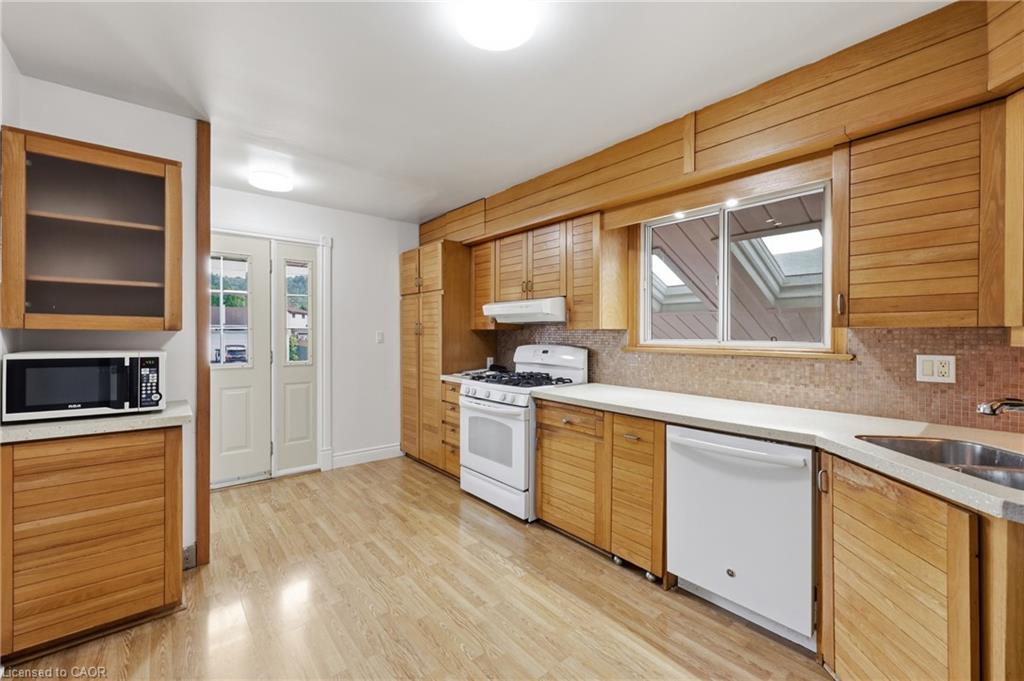 304 Whitney Avenue Property Photo 13