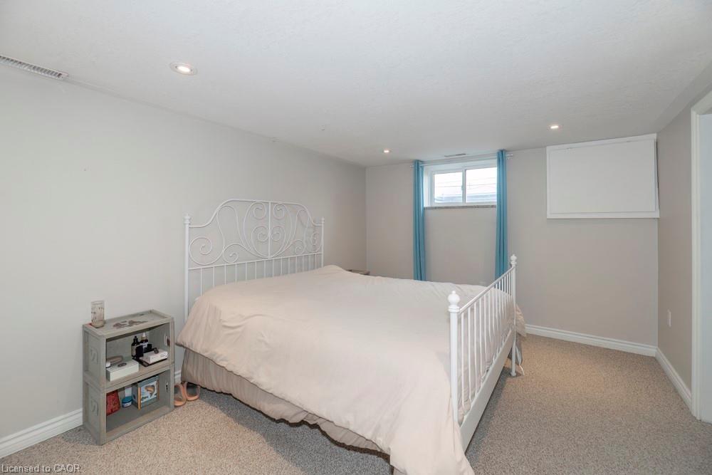 111 Elizabeth Street W Property Photo 9