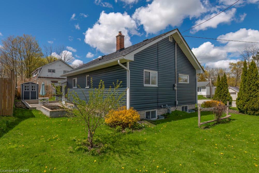 111 Elizabeth Street W Property Photo 11