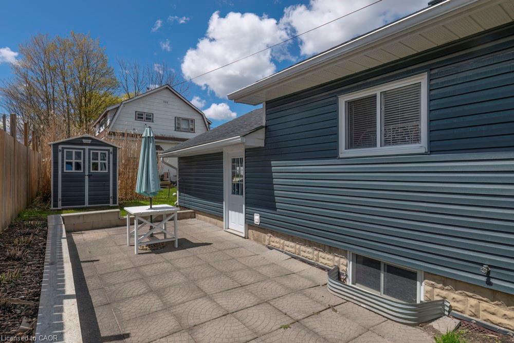 111 Elizabeth Street W Property Photo 12