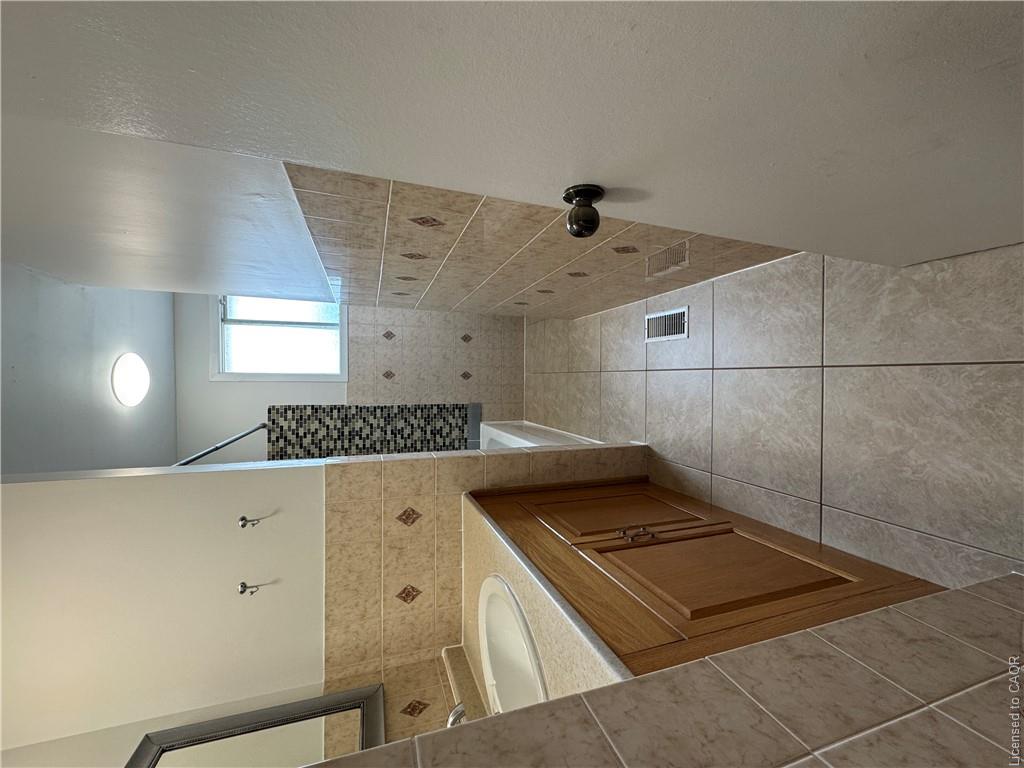 14-100 Quigley Road Property Photo 23