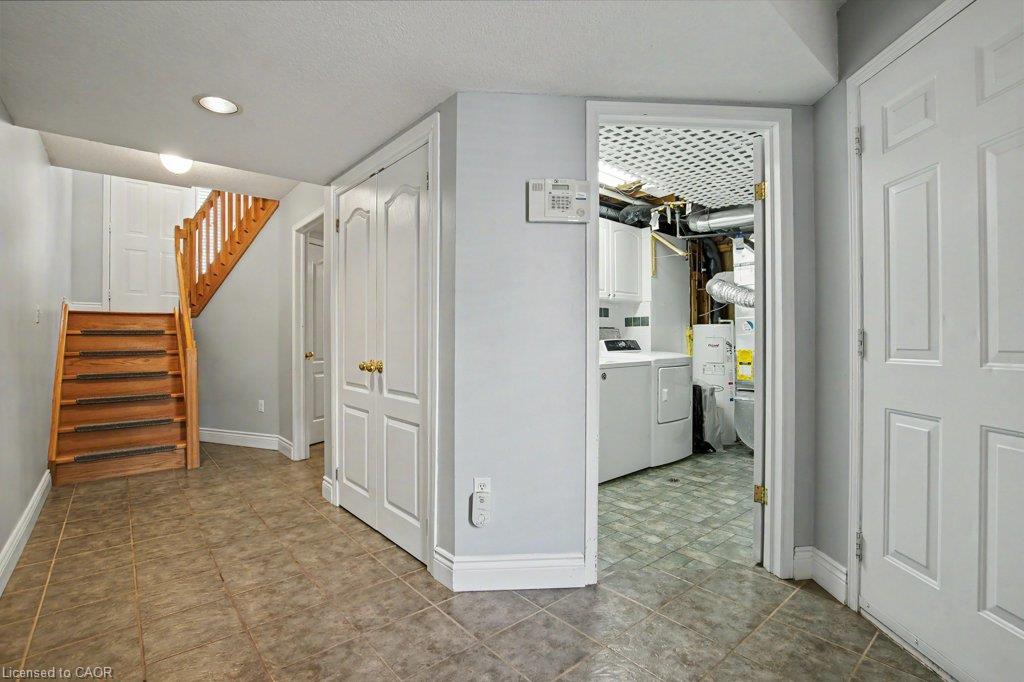 23 Grosvenor Lane Property Photo 6