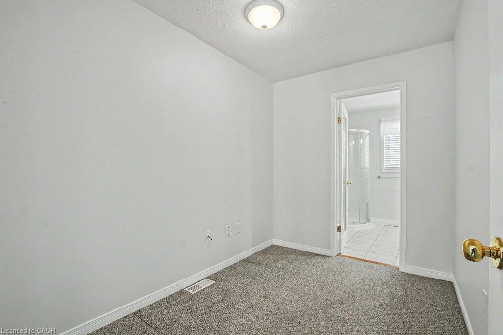 23 Grosvenor Lane Property Photo 35