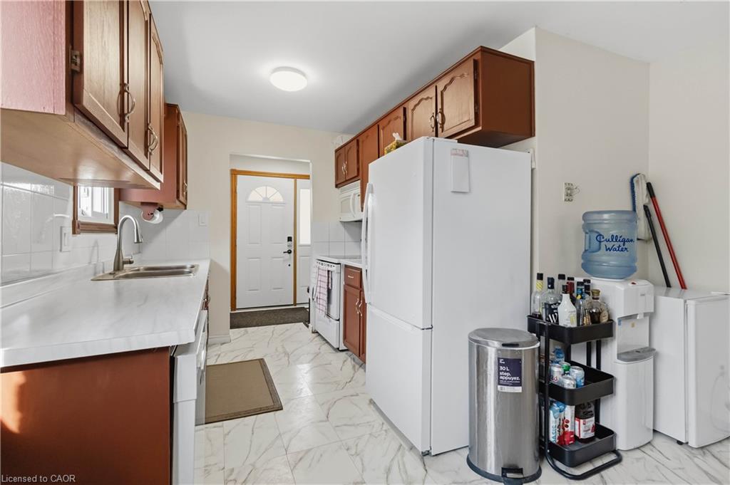 47 Abeles Avenue Property Photo 11