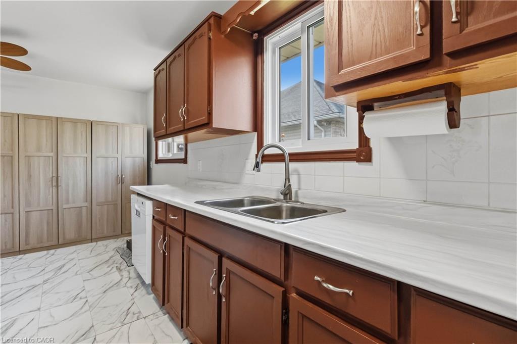 47 Abeles Avenue Property Photo 12