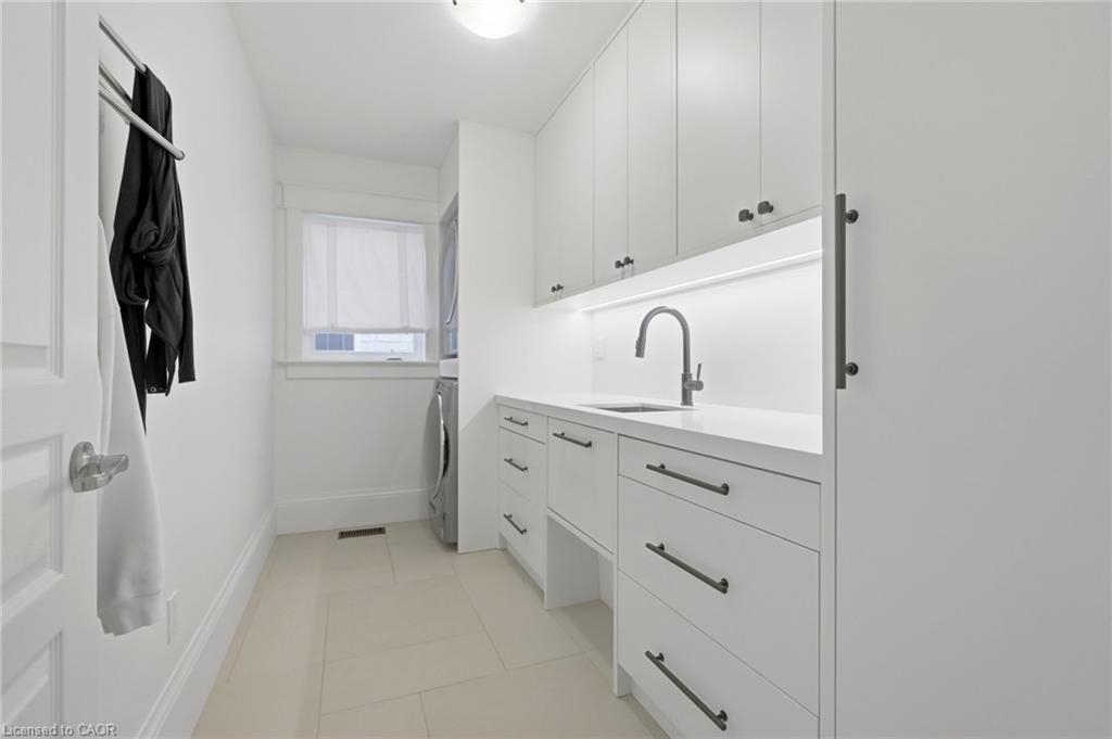 1039 Timmer Place Property Photo 16