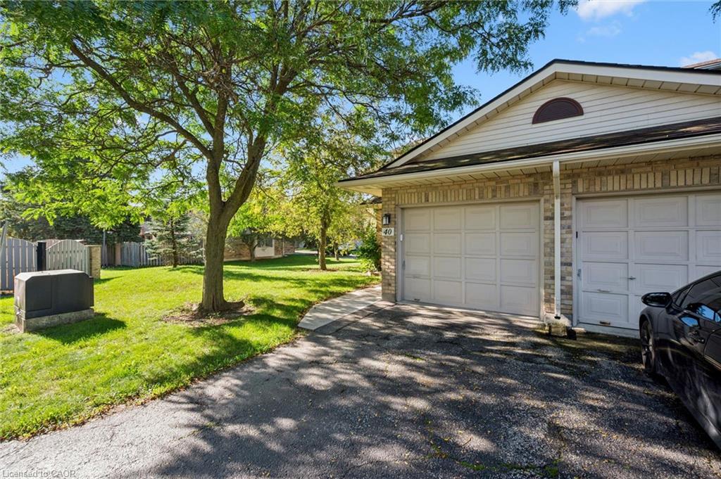 40-375 Kingscourt Drive Property Photo 2