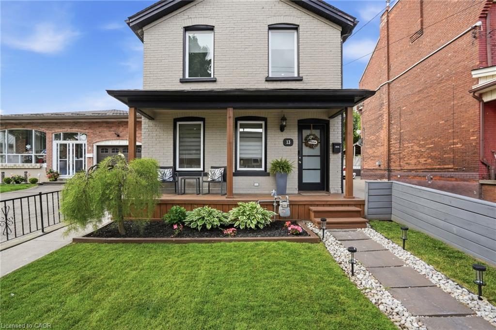 13 Picton Street W Property Photo 2