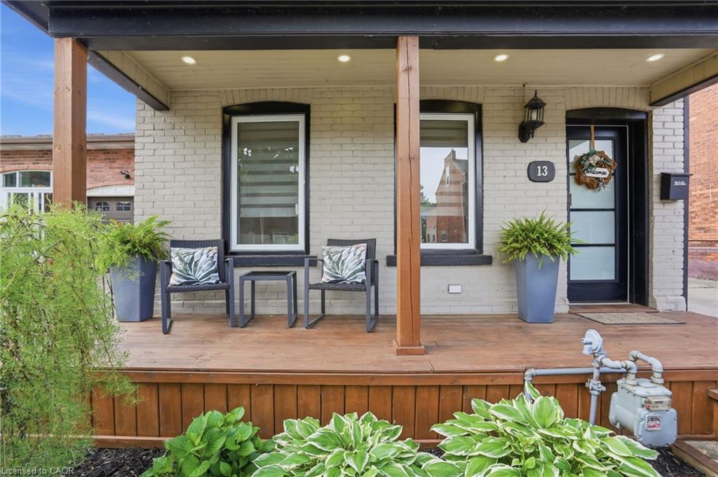 13 Picton Street W Property Photo 3