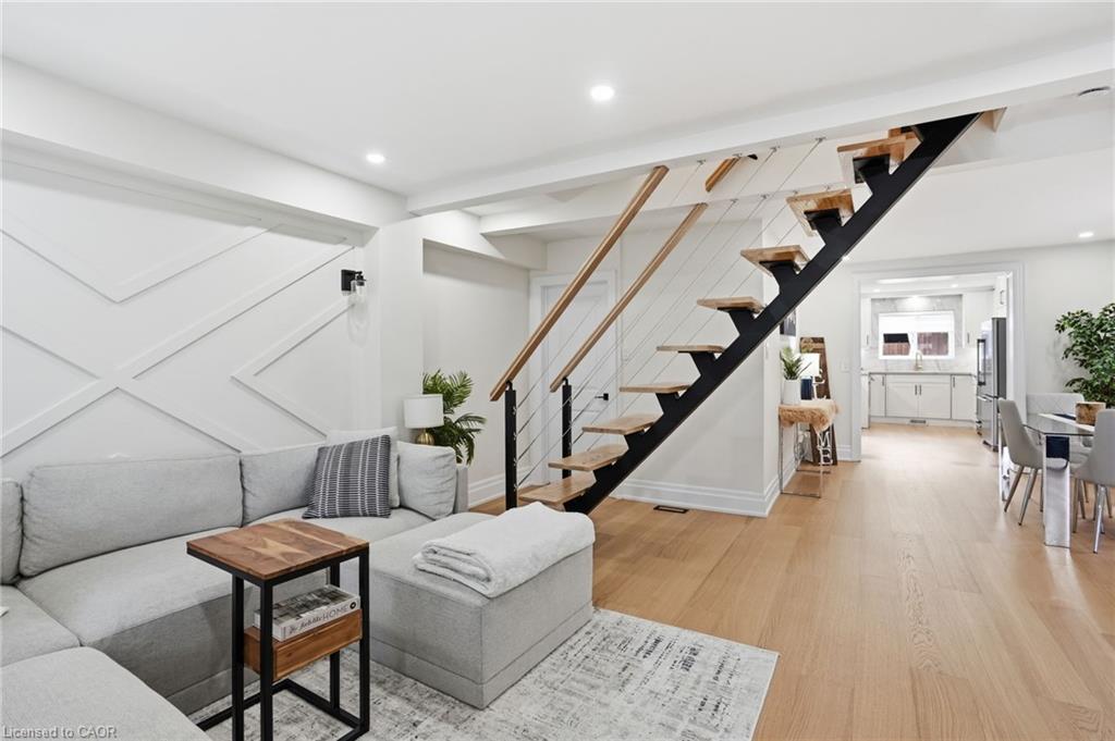 13 Picton Street W Property Photo 7