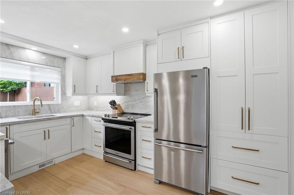 13 Picton Street W Property Photo 15
