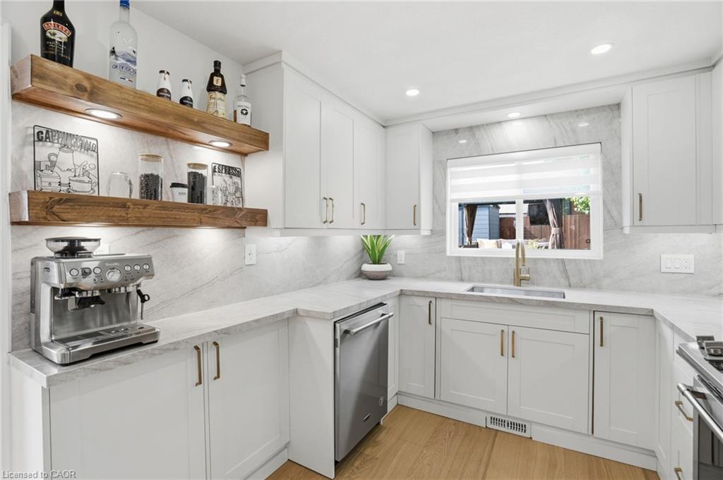 13 Picton Street W Property Photo 16
