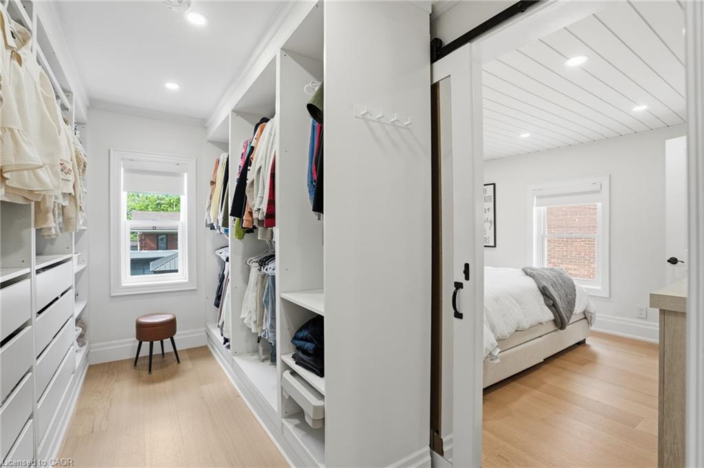 13 Picton Street W Property Photo 22