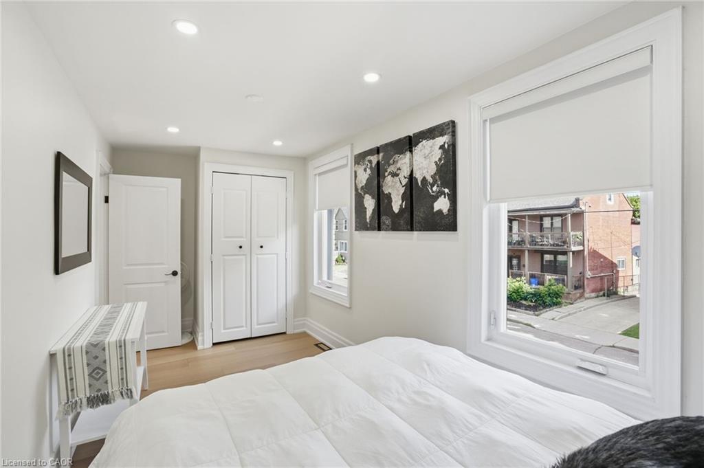 13 Picton Street W Property Photo 25