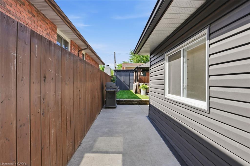 13 Picton Street W Property Photo 28