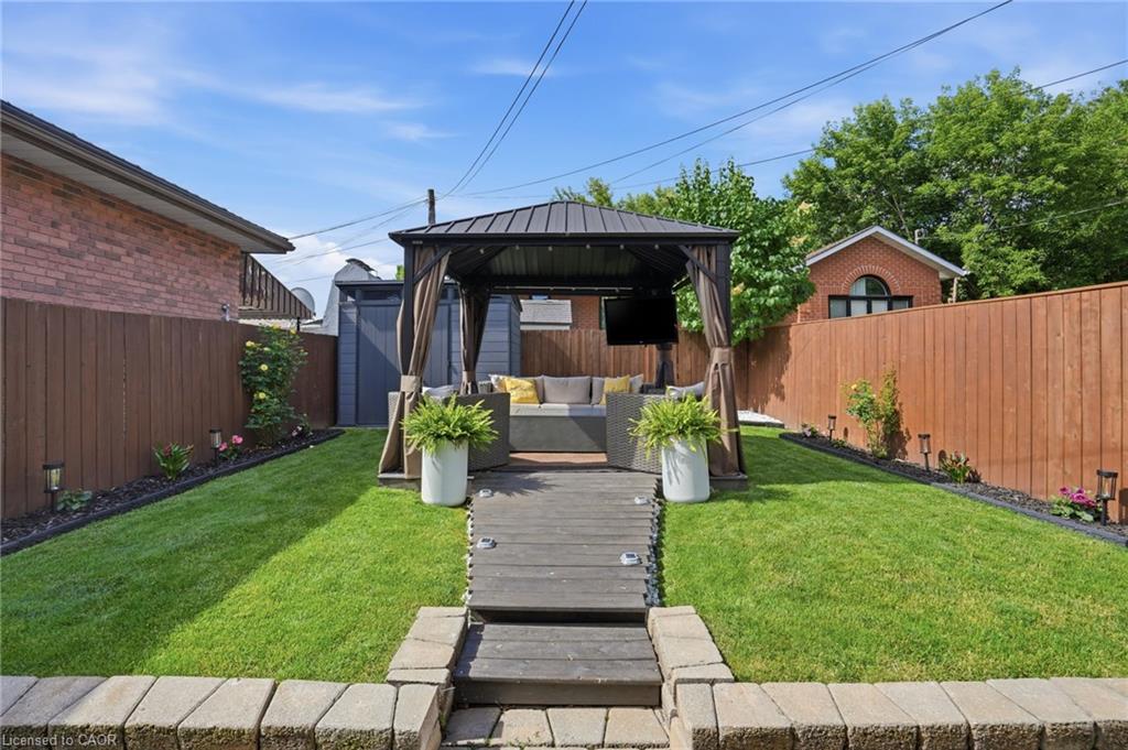 13 Picton Street W Property Photo 29