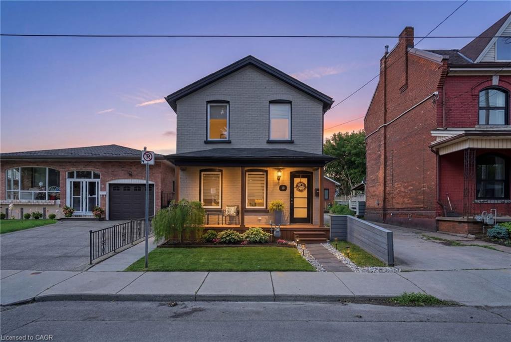 13 Picton Street W Property Photo 33