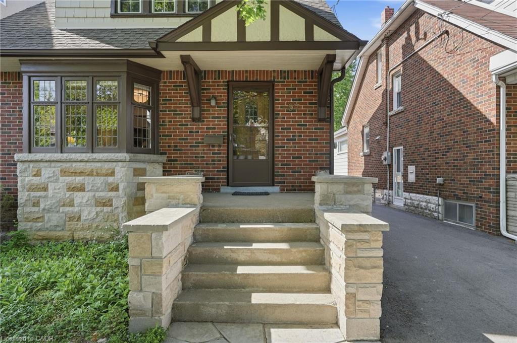 97 Cline Avenue N Property Photo 3