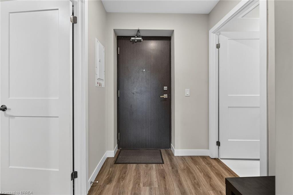 609-15 Queen Street Property Photo 9