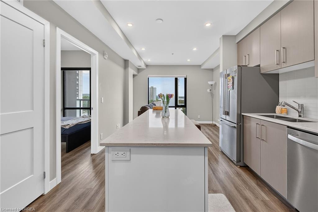 609-15 Queen Street Property Photo 16