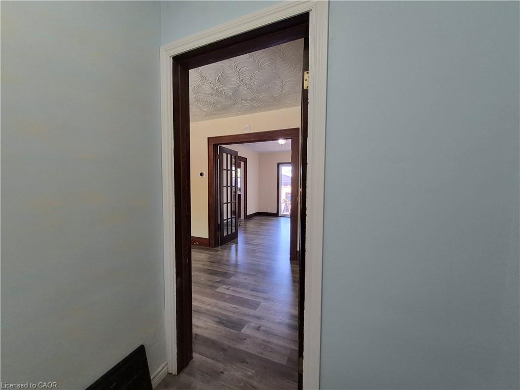 119 Norfolk Street S Property Photo 6