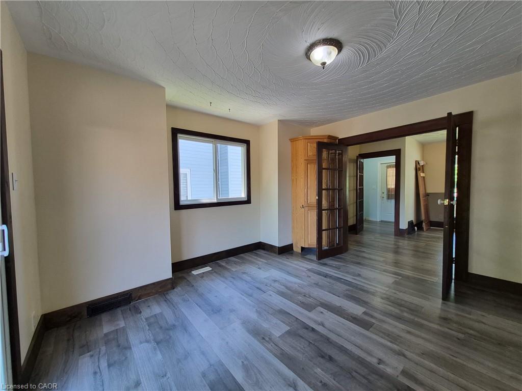 119 Norfolk Street S Property Photo 11