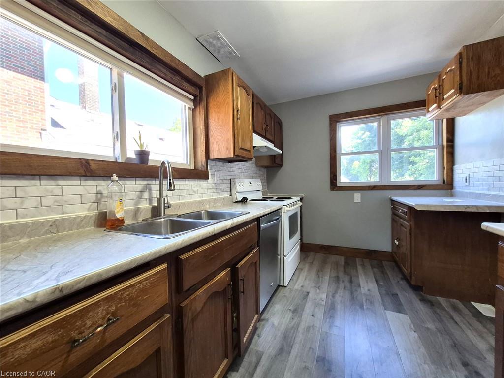 119 Norfolk Street S Property Photo 14