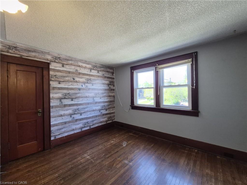 119 Norfolk Street S Property Photo 17