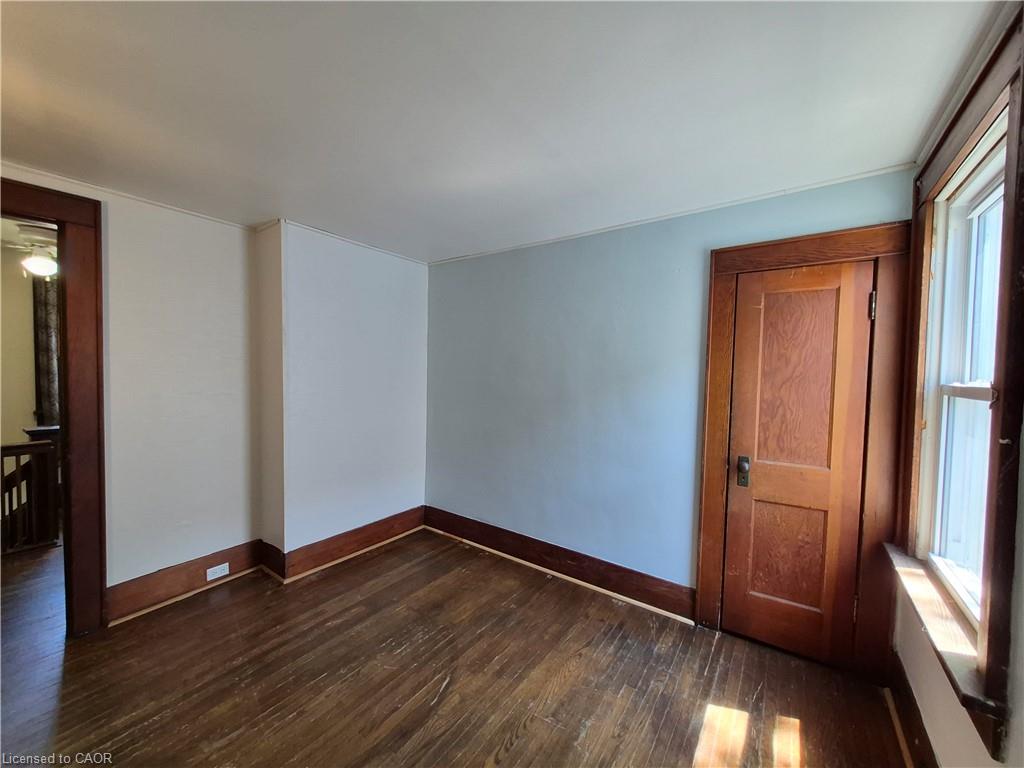 119 Norfolk Street S Property Photo 20