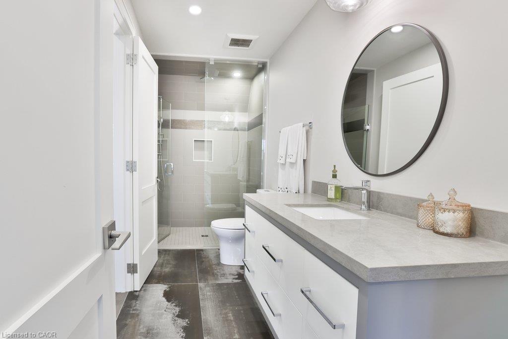 6 Iroquois Avenue Property Photo 24
