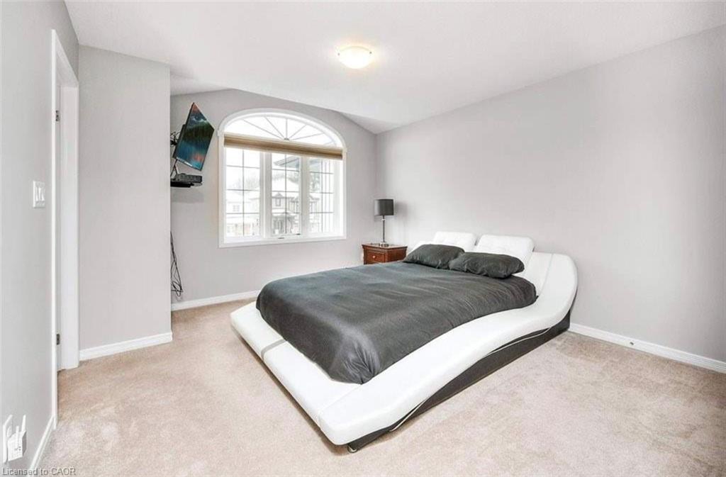 132 Maitland Street Property Photo 5