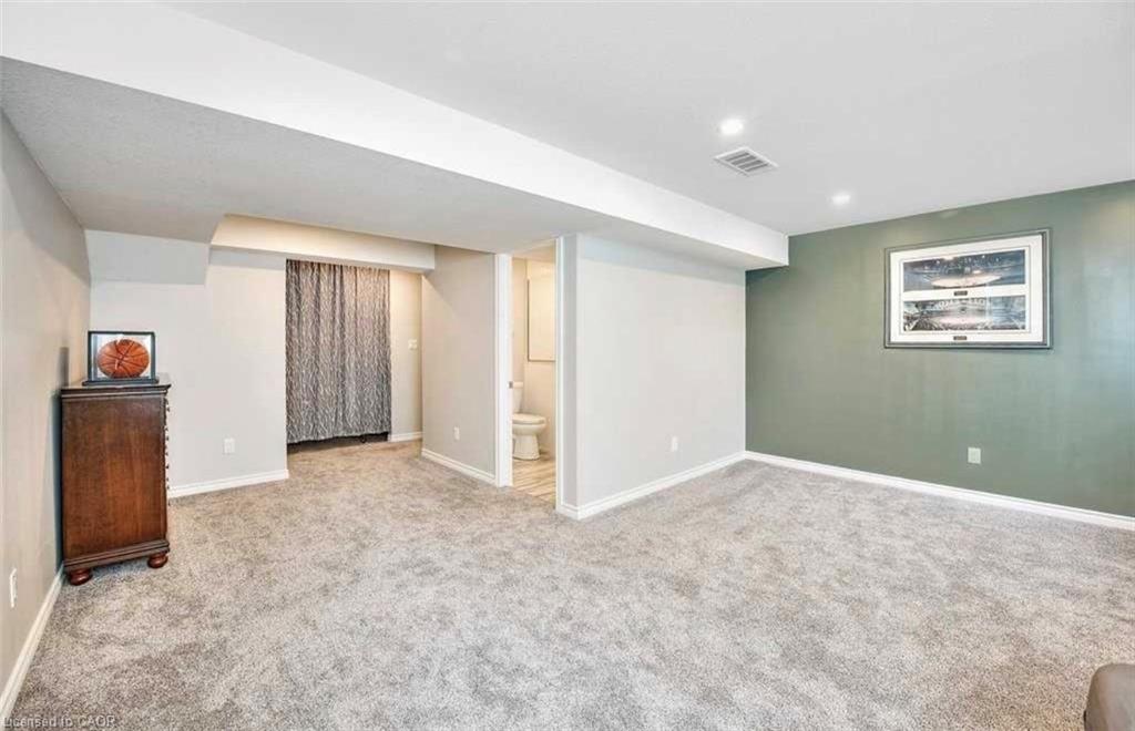 132 Maitland Street Property Photo 9