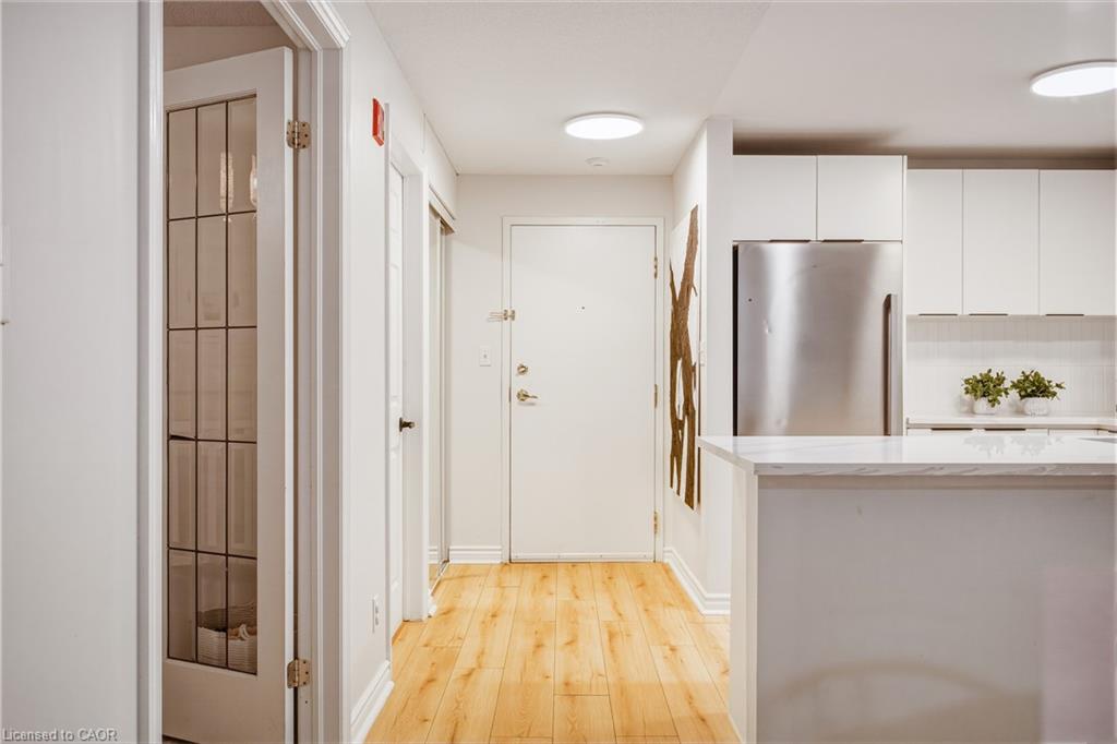 111-262 Dundas Street E Property Photo 4