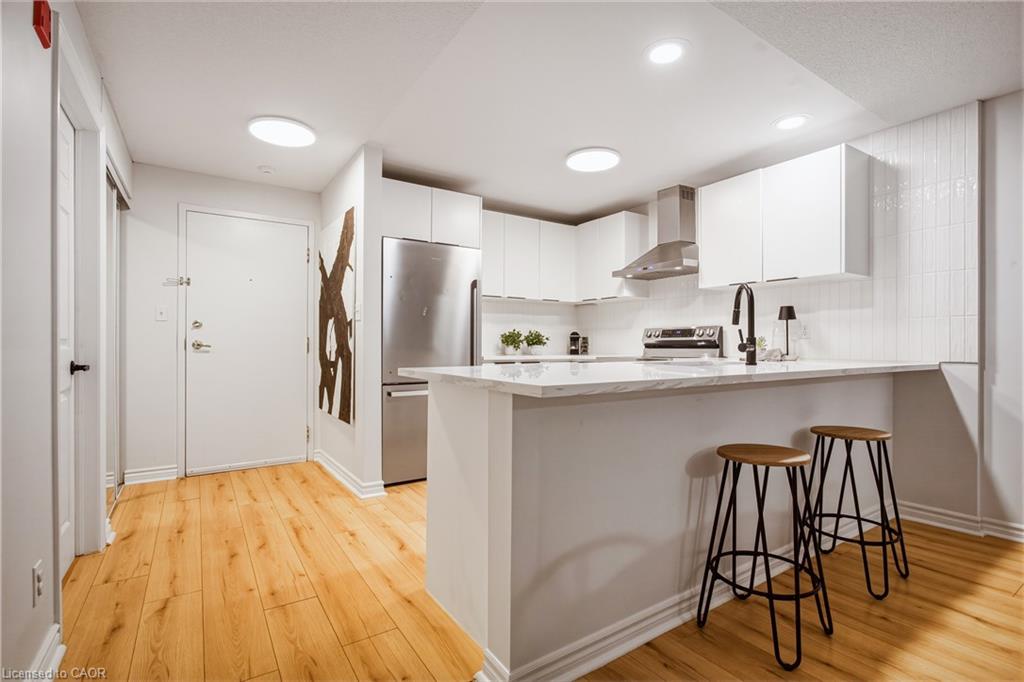 111-262 Dundas Street E Property Photo 6