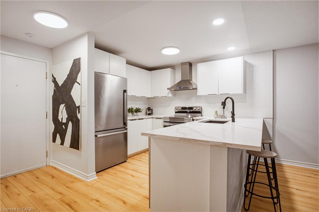 111-262 Dundas Street E Property Photo 7