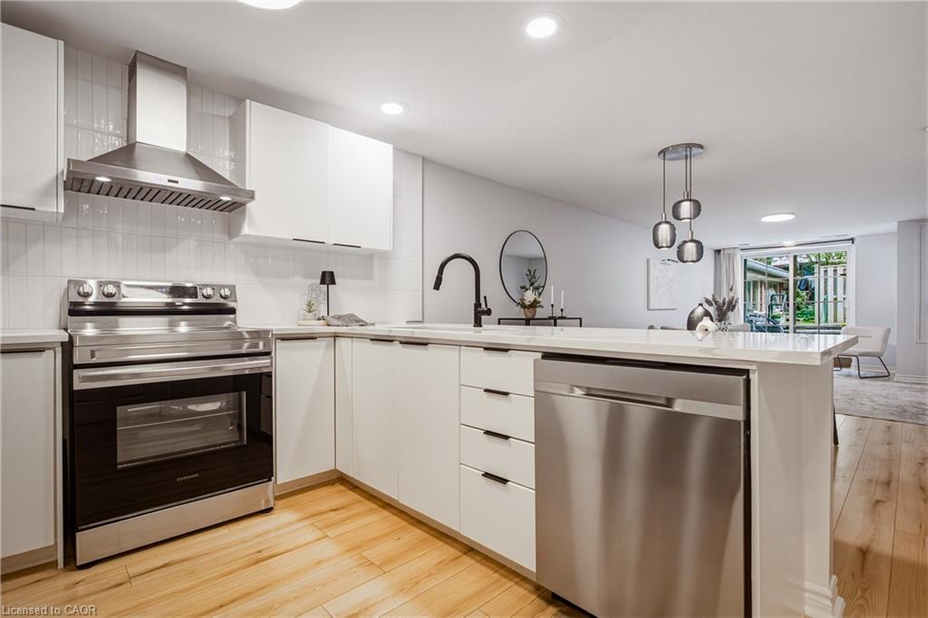111-262 Dundas Street E Property Photo 9