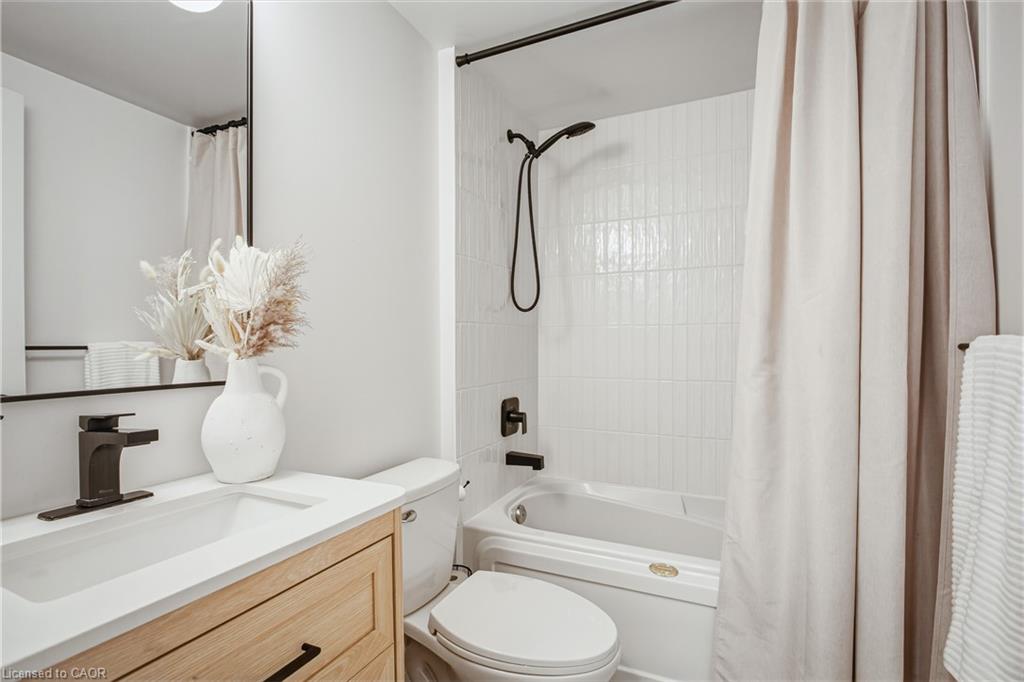 111-262 Dundas Street E Property Photo 21