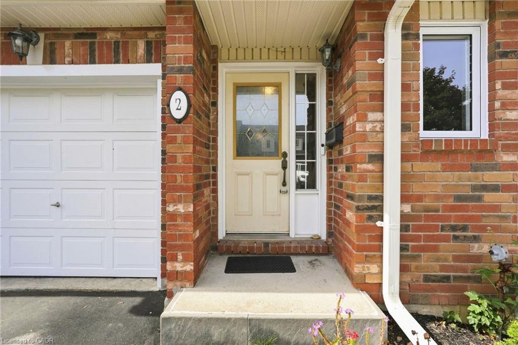 2-222 Fellowes Crescent Property Photo 2