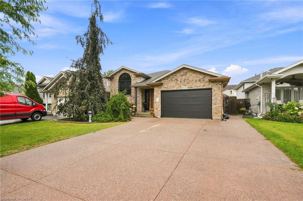 8115 Beaver Glen Drive Property Photo 4